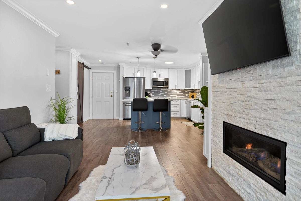 Breakfast Nook Photo of 107 33708 King Road, Abbotsford, BC