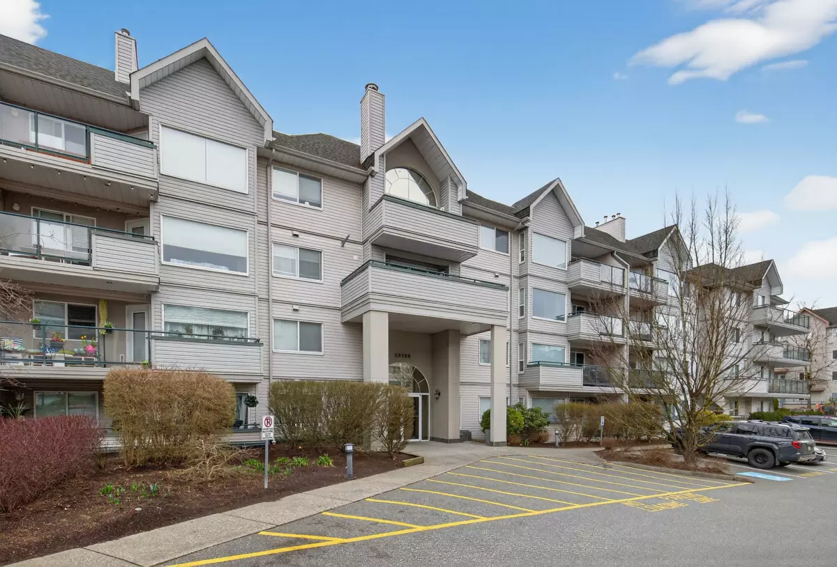 Family Room Photo of 107 33708 King Road, Abbotsford, BC
