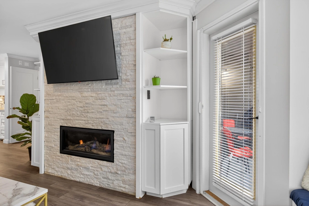 Kitchen Island Photo of 107 33708 King Road, Abbotsford, BC