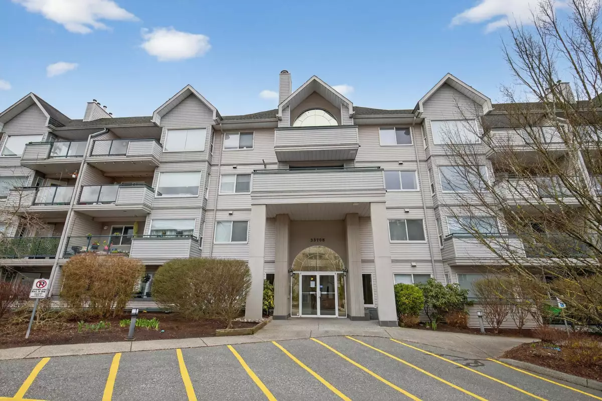 Living Room Photo of 107 33708 King Road, Abbotsford, BC