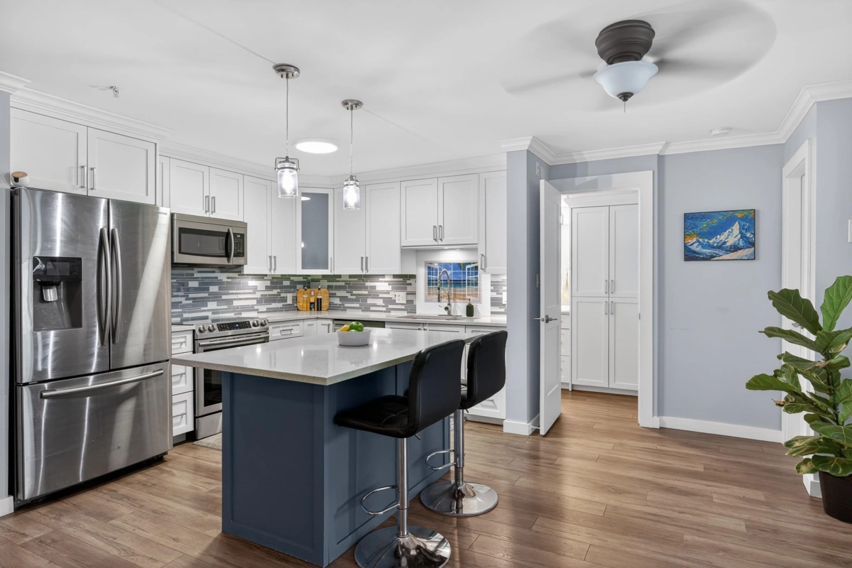 Primary Bathroom Photo of 107 33708 King Road, Abbotsford, BC