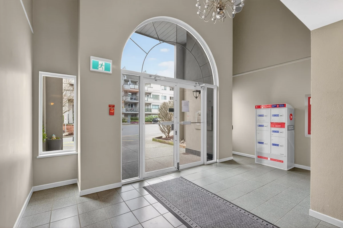 Swimming Pool Photo of 107 33708 King Road, Abbotsford, BC