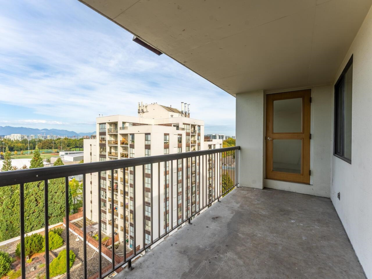 Entry Foyer Photo of 1107 7100 Gilbert Road, Richmond, BC