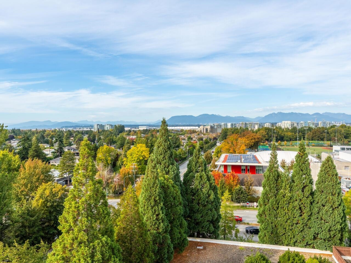 Hallway Photo of 1107 7100 Gilbert Road, Richmond, BC