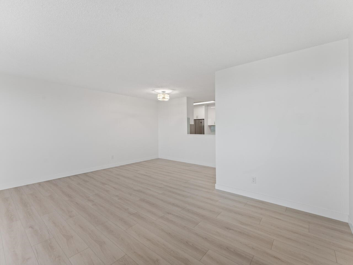 Walk-In Closet Photo of 1107 7100 Gilbert Road, Richmond, BC