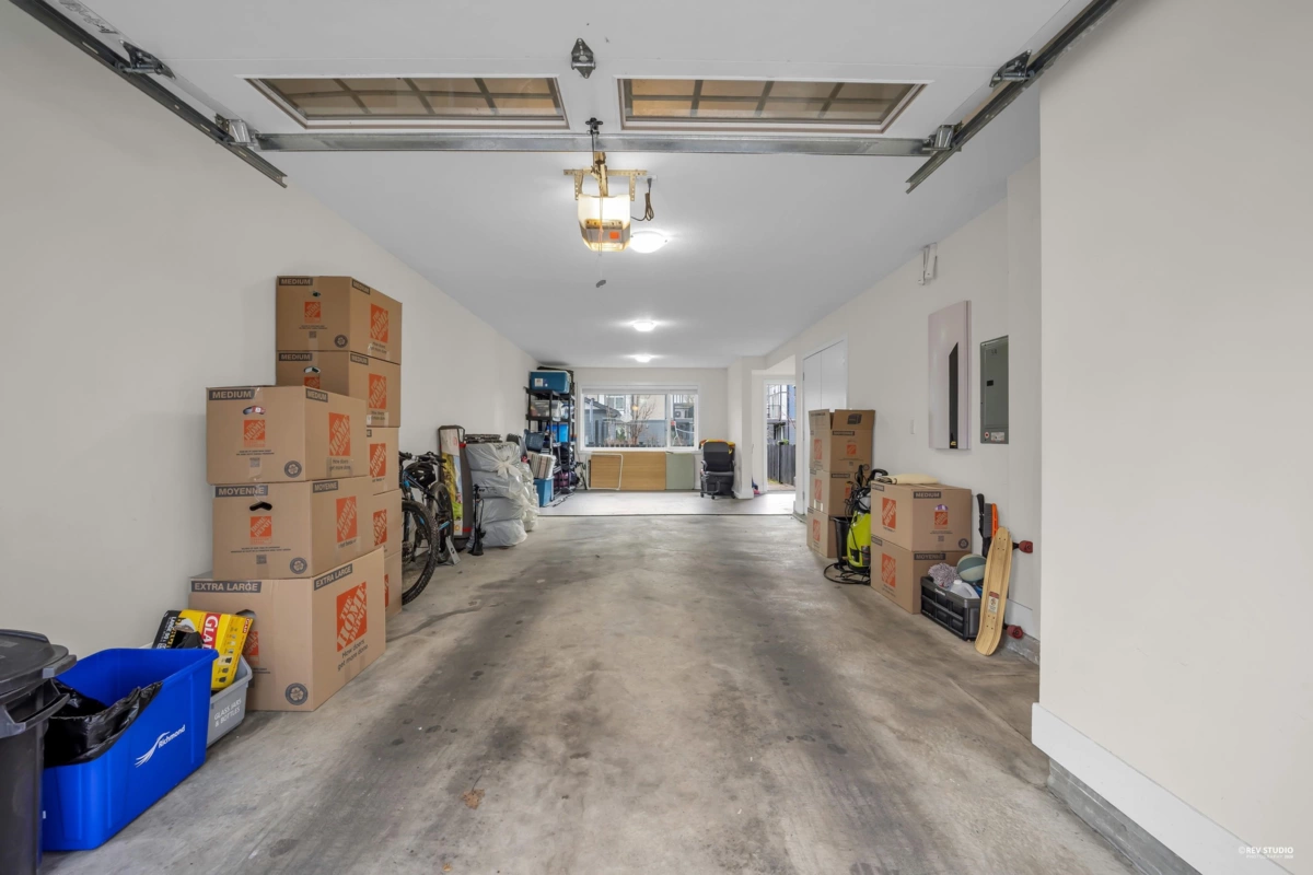 Swimming Pool Photo of 59 9680 Alexandra Road, Richmond, BC