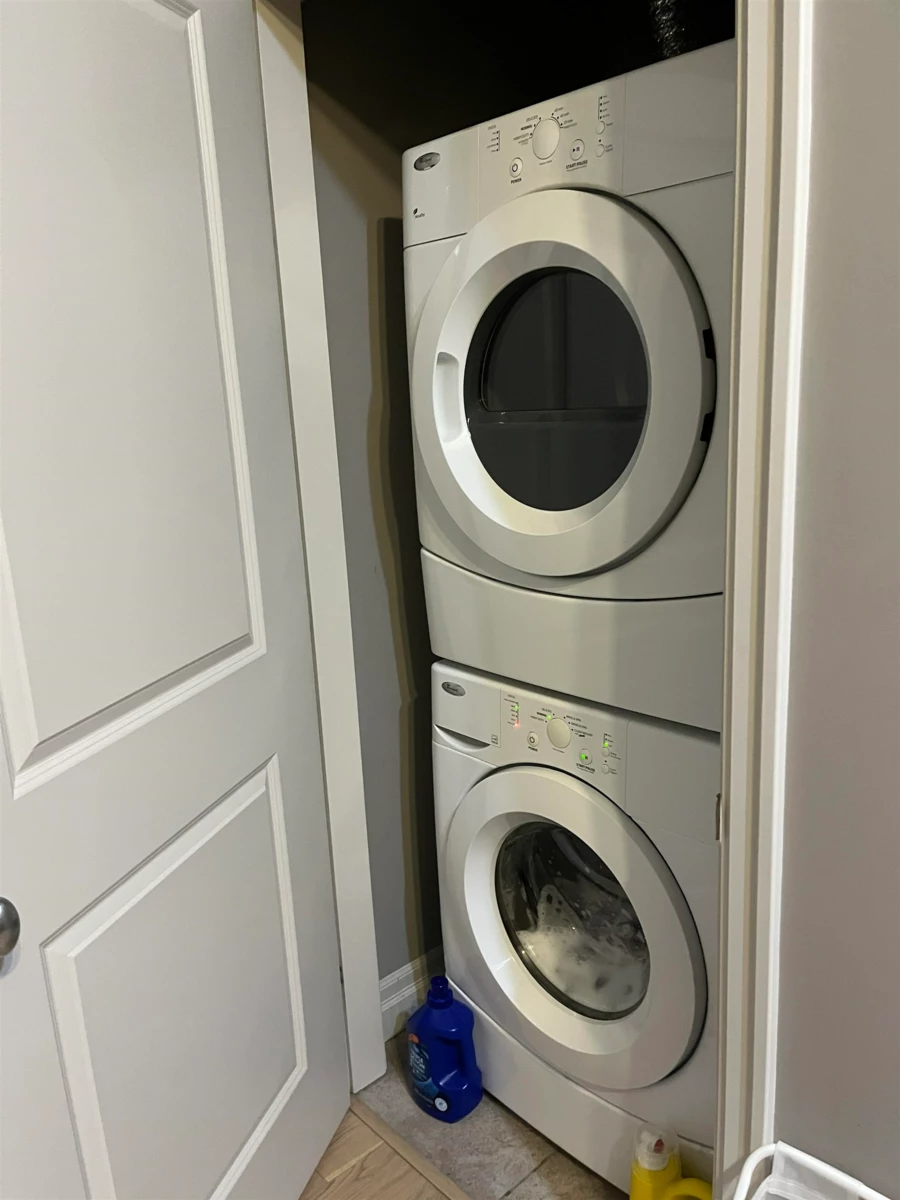 Kitchen Island Photo of 416 2343 Atkins Avenue, Port Coquitlam, BC