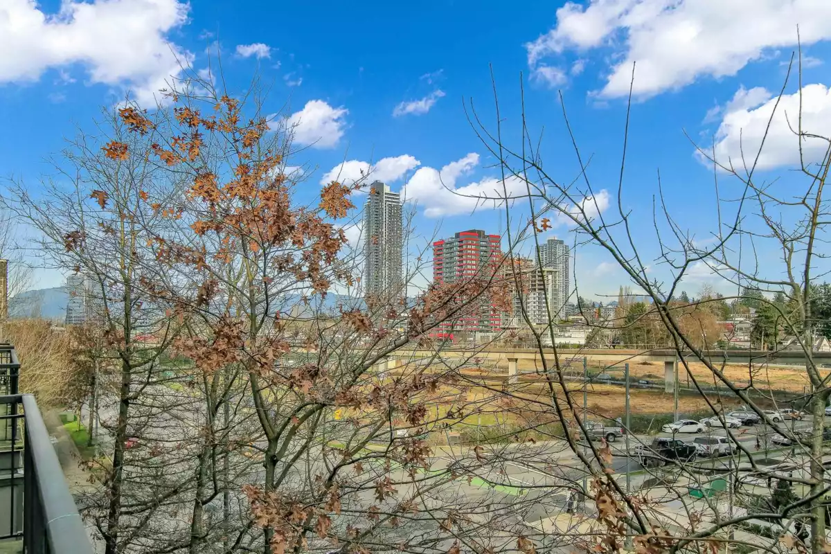 Backyard Photo of 405 10499 University Drive, Surrey, BC