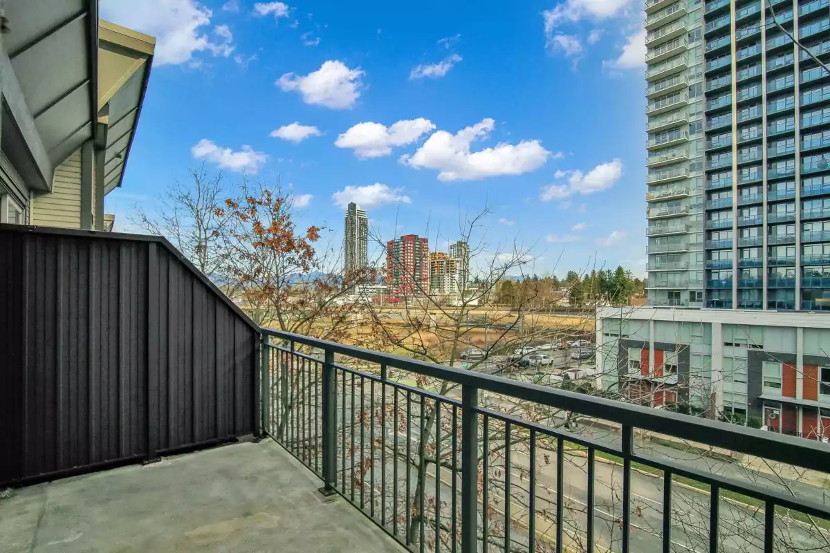 Front Yard Photo of 405 10499 University Drive, Surrey, BC