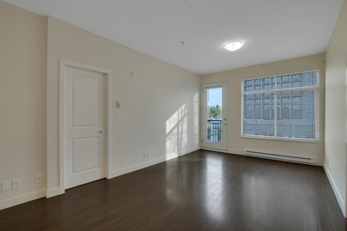 Kitchen Photo of 405 10499 University Drive, Surrey, BC