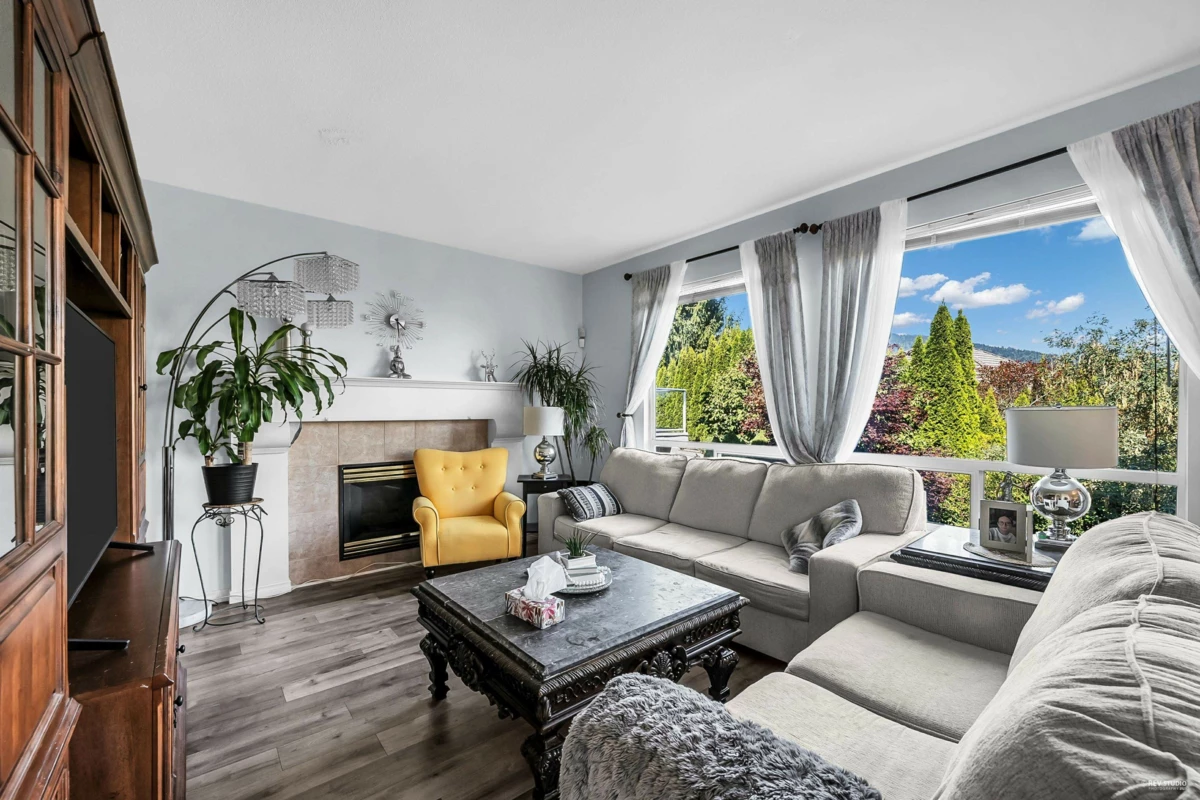 Laundry Room Photo of 1601 Pinetree Way, Coquitlam, BC