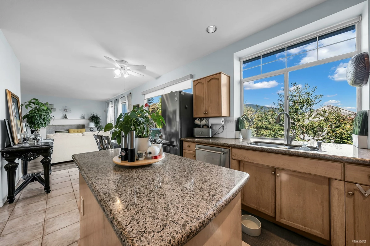 Outdoor Deck Photo of 1601 Pinetree Way, Coquitlam, BC