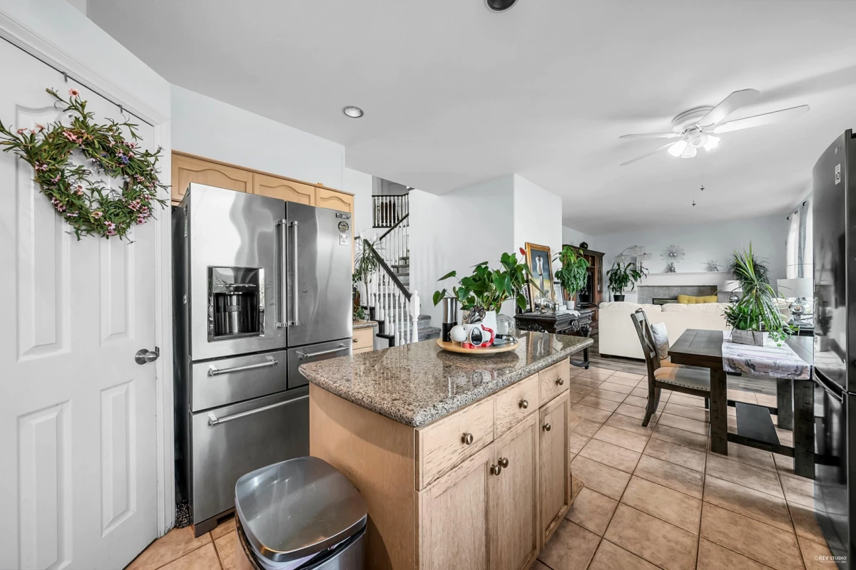 Outdoor Patio Photo of 1601 Pinetree Way, Coquitlam, BC