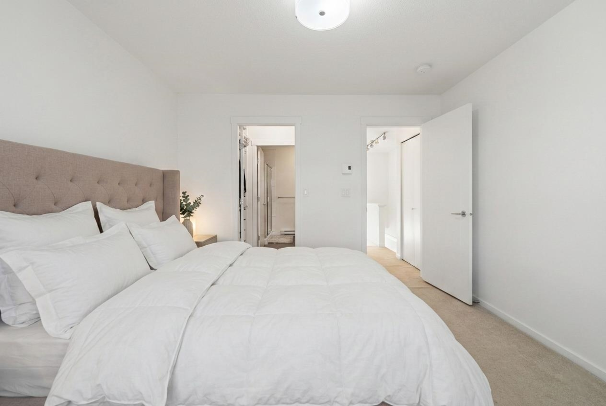 Office / Den Photo of 17 18681 68 Avenue, Surrey, BC