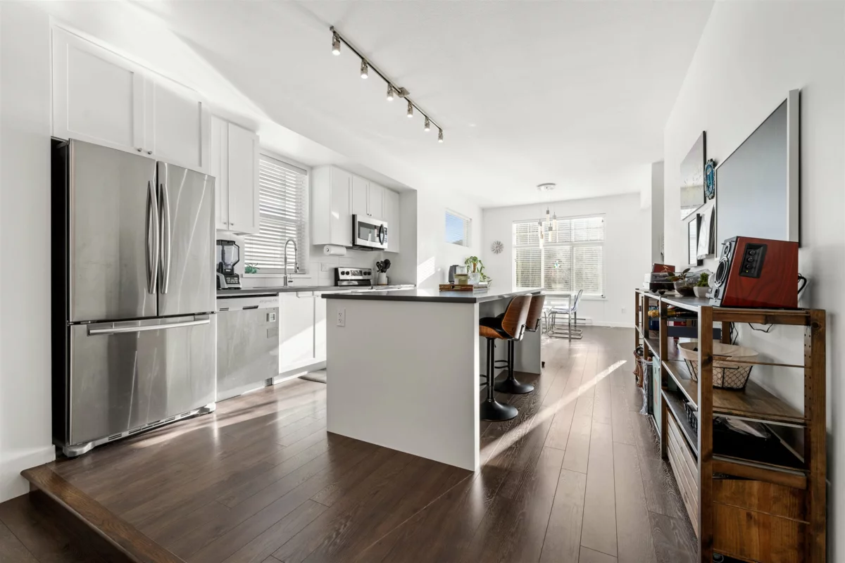 Primary Bathroom Photo of 17 18681 68 Avenue, Surrey, BC