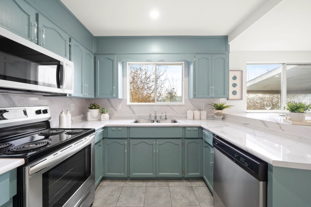 Breakfast Nook Photo of 115 Warrick Street, Coquitlam, BC