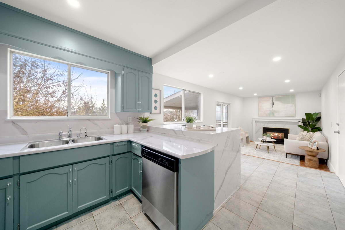 Primary Bathroom Photo of 115 Warrick Street, Coquitlam, BC