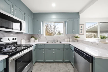 Breakfast Nook Photo of 115 Warrick Street, Coquitlam, BC