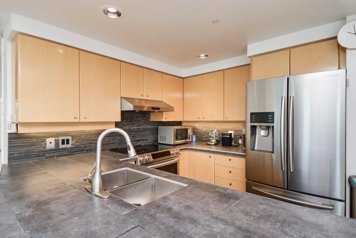 Kitchen Photo of 2005 1009 Expo Boulevard, Vancouver, BC