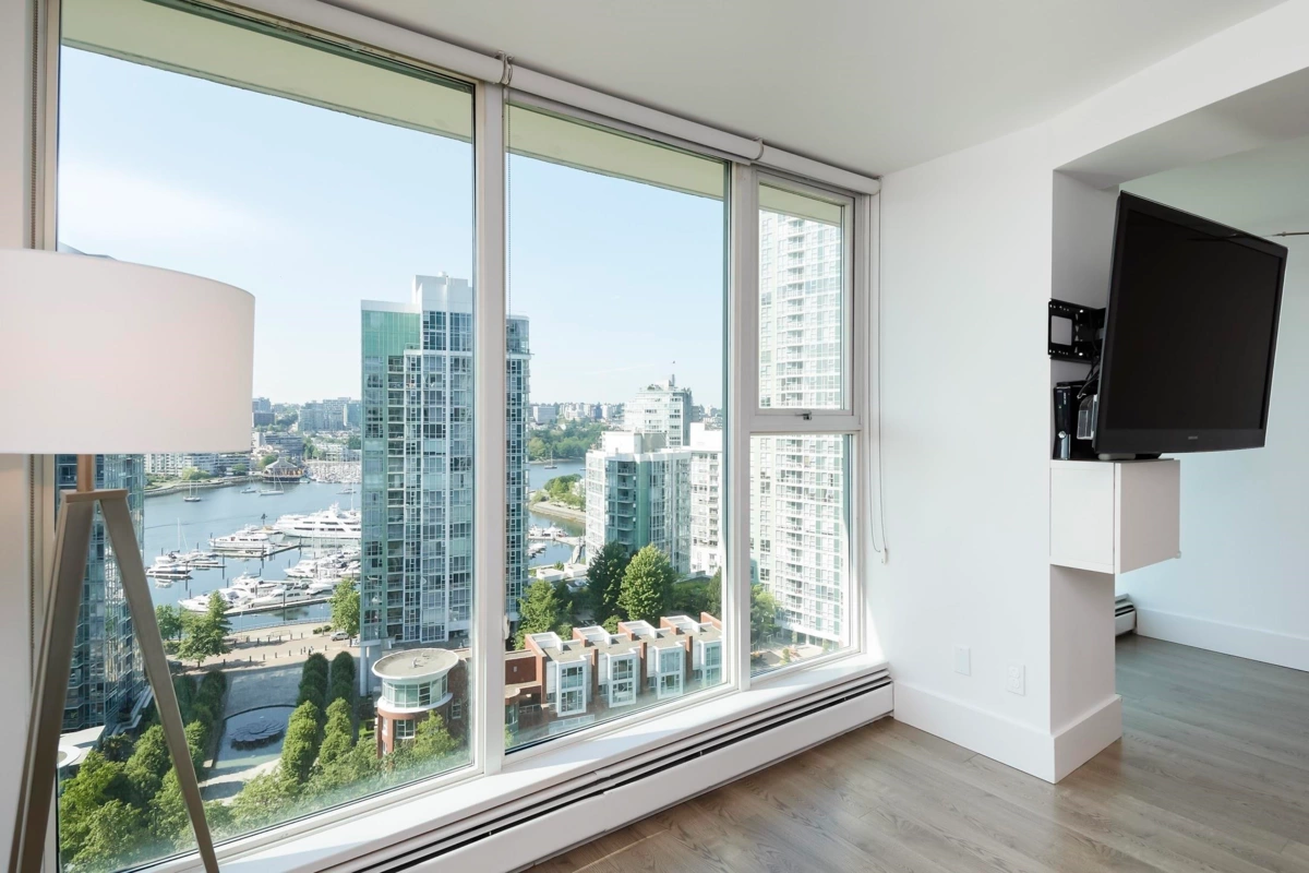 Walk-In Closet Photo of 2005 1009 Expo Boulevard, Vancouver, BC