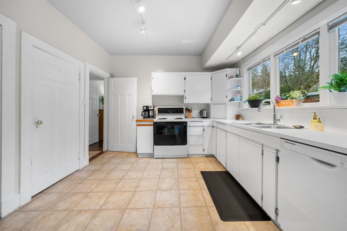 Bedroom 2 Photo of 163 E Kings Road, North Vancouver, BC