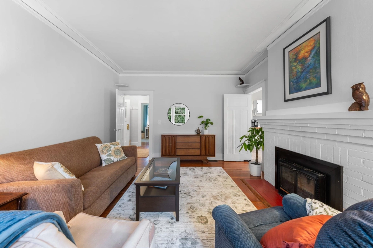 Dining Area Photo of 163 E Kings Road, North Vancouver, BC