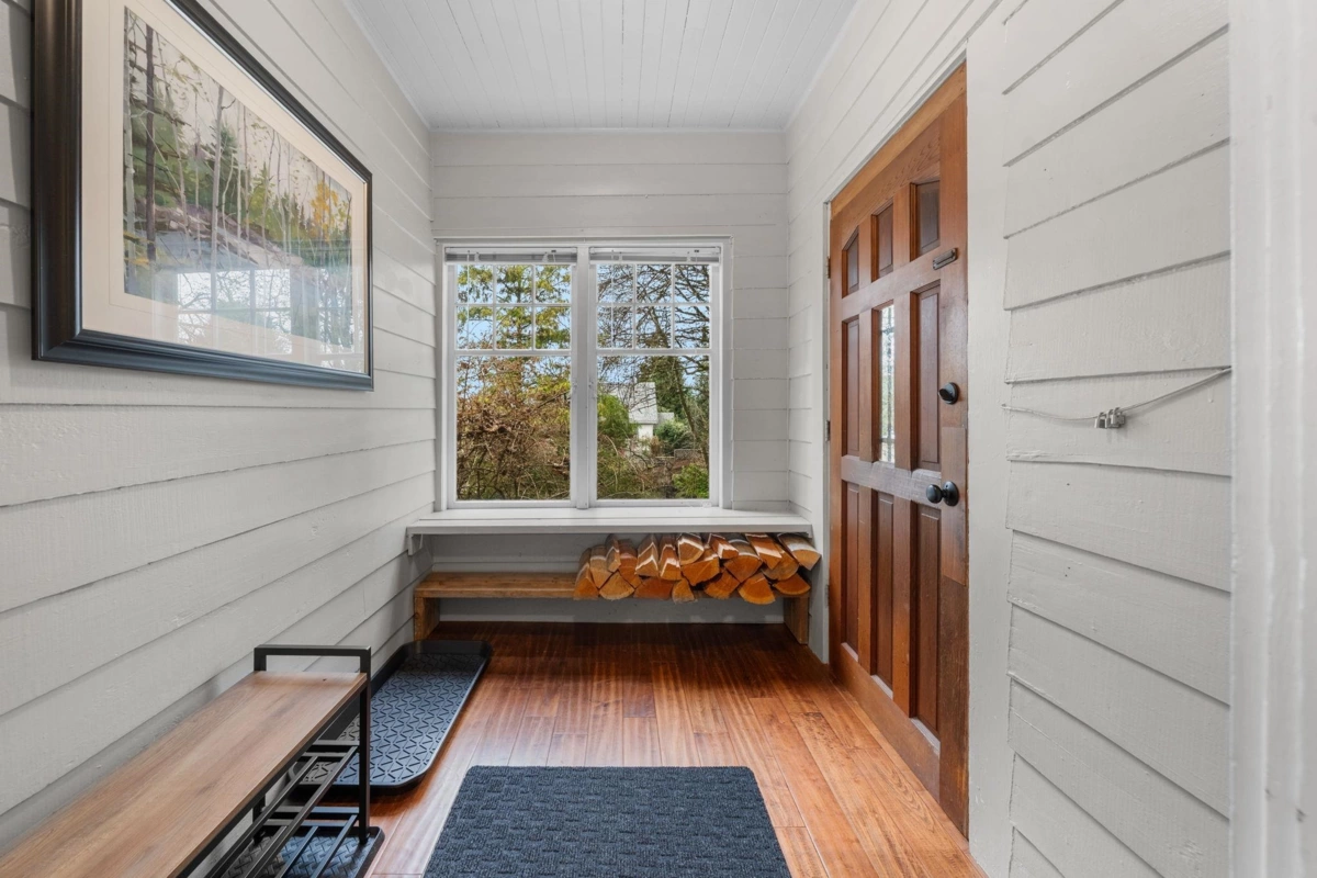 Family Room Photo of 163 E Kings Road, North Vancouver, BC