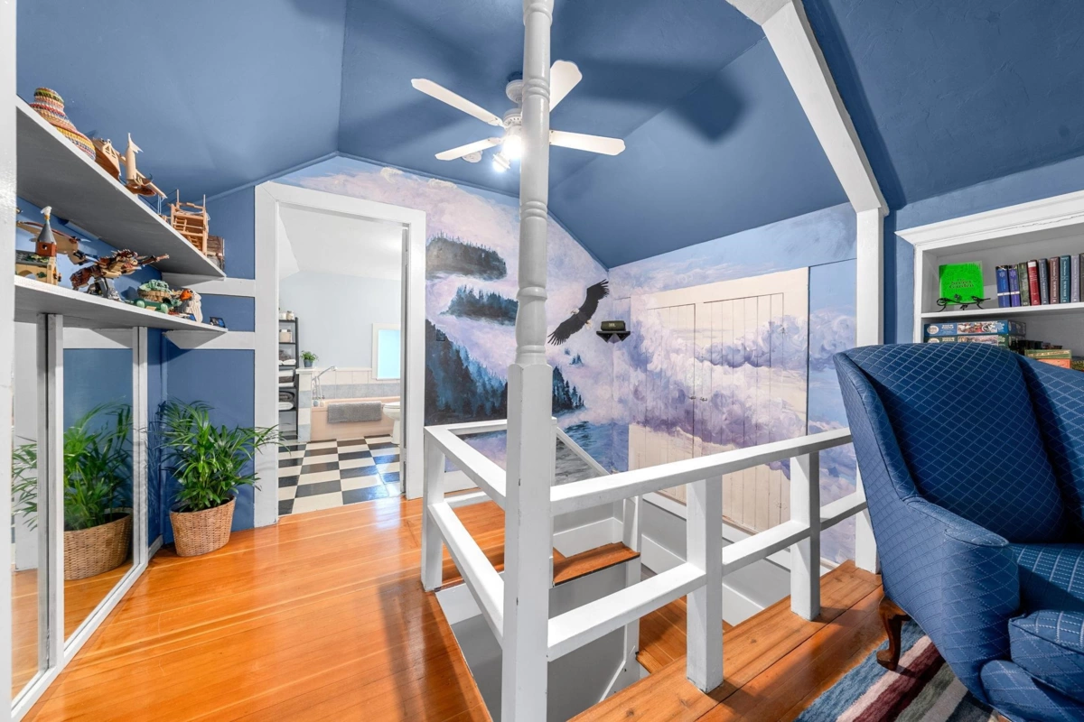 Garage Interior Photo of 163 E Kings Road, North Vancouver, BC