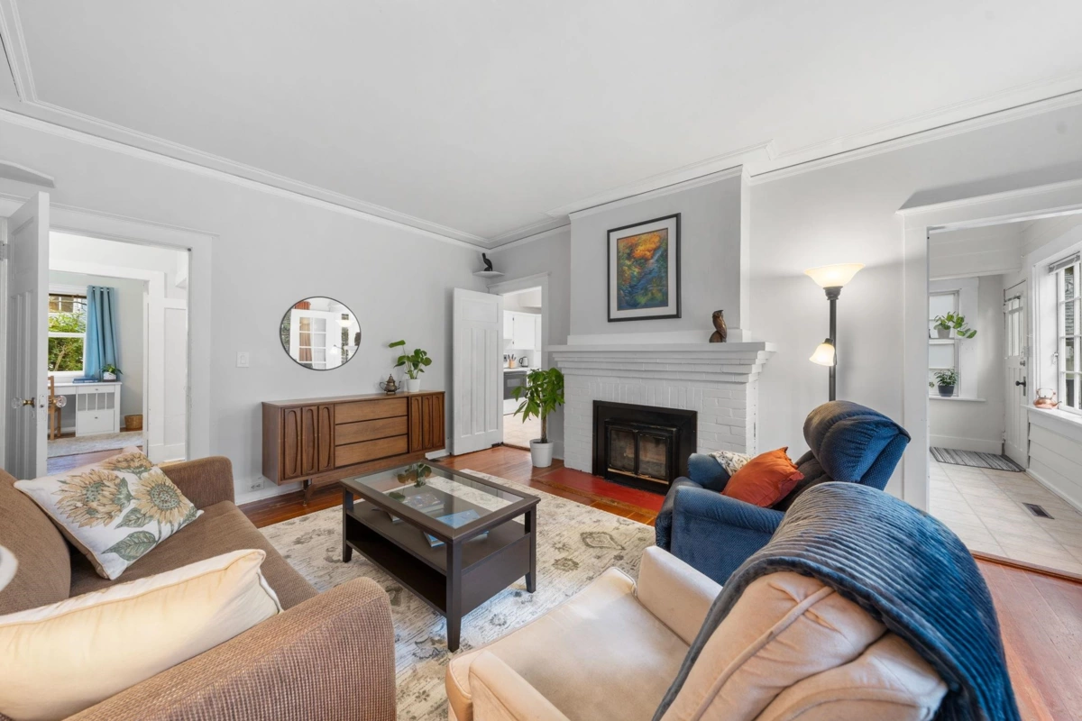 Kitchen Photo of 163 E Kings Road, North Vancouver, BC