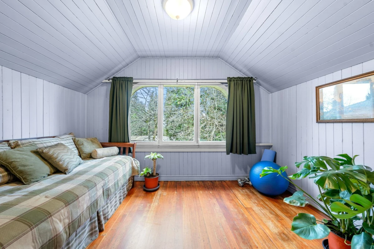 Staircase Photo of 163 E Kings Road, North Vancouver, BC