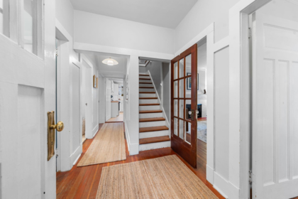 Mudroom Photo of 163 E Kings Road, North Vancouver, BC