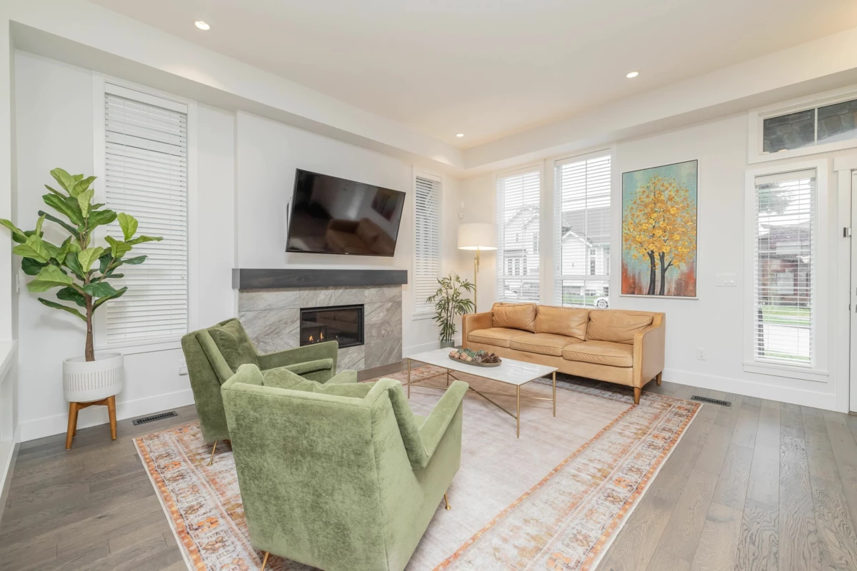 Dining Area Photo of 16477 21 Avenue, Surrey, BC
