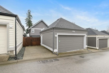 Swimming Pool Photo of 16477 21 Avenue, Surrey, BC