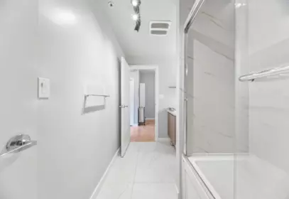 217 9333 Tomicki Avenue, Richmond, BC, Richmond — Apartment/Condo for sale