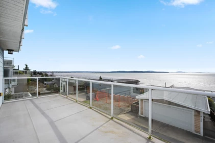Garden / Landscaping Photo of 15456 Columbia Avenue, White Rock, BC