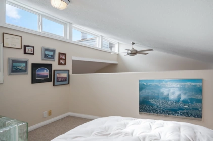 Staircase Photo of 15456 Columbia Avenue, White Rock, BC
