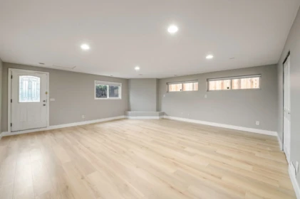 Entry Foyer Photo of 8024 Cedar Street, Mission, BC