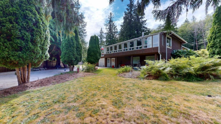 Community Amenities Photo (Clubhouse) of 7781 Hart Road, Halfmoon Bay, BC