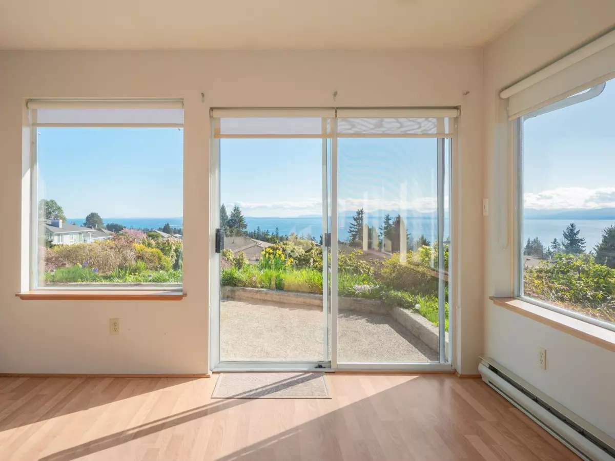 Dining Area Photo of 5160 Ridgeview Drive, Sechelt, BC