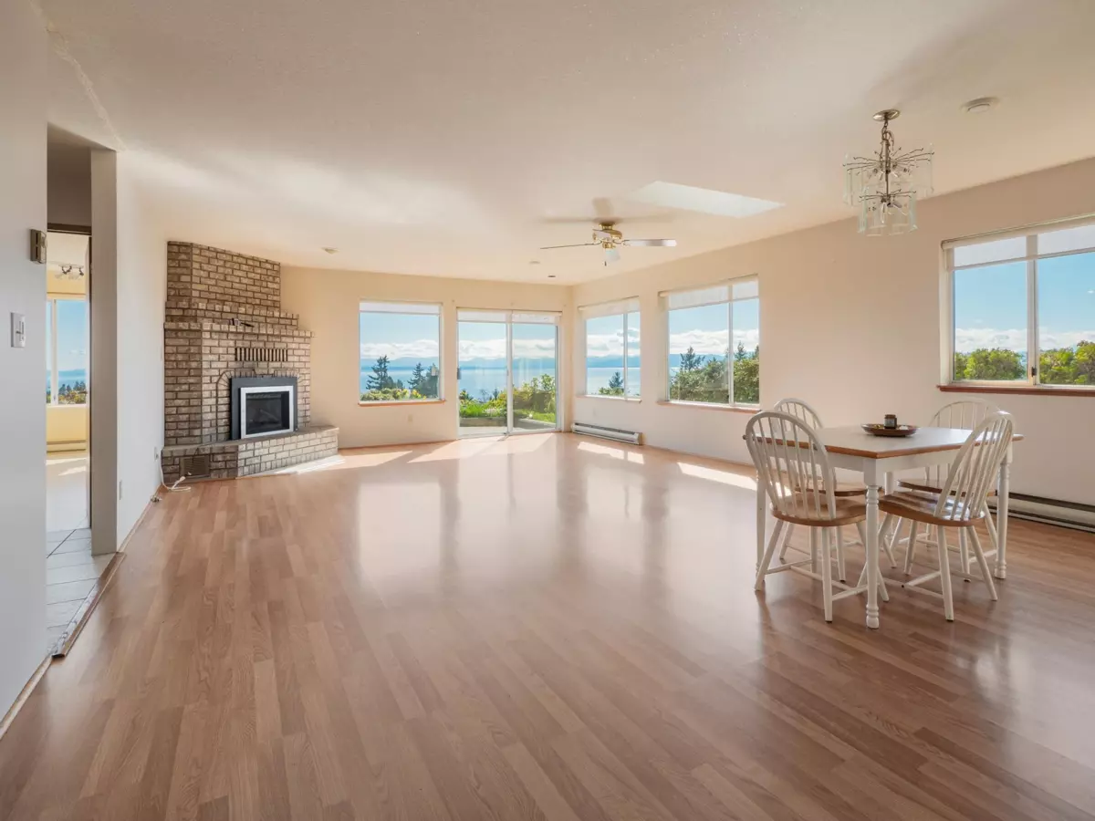 Family Room Photo of 5160 Ridgeview Drive, Sechelt, BC