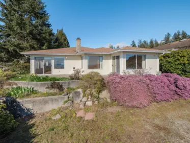 Garden / Landscaping Photo of 5160 Ridgeview Drive, Sechelt, BC