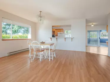 Kitchen Island Photo of 5160 Ridgeview Drive, Sechelt, BC