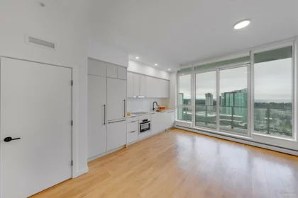 Kitchen Photo of 3009 13685 102 Avenue, Surrey, BC