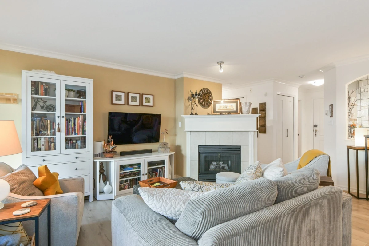 Family Room Photo of 103 17727 58 Avenue, Surrey, BC