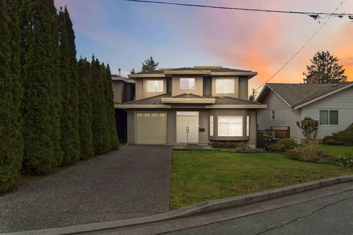Living Room Photo of 4553 Ellerton Court, Burnaby, BC