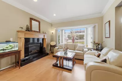 Kitchen Island Photo of 4553 Ellerton Court, Burnaby, BC