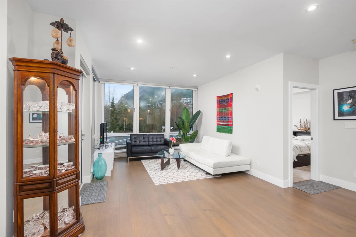Dining Area Photo of 220 1870 Dowad Drive, Squamish, BC