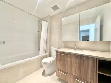 Primary Bathroom Photo of 1005 3280 Corvette Way, Richmond, BC