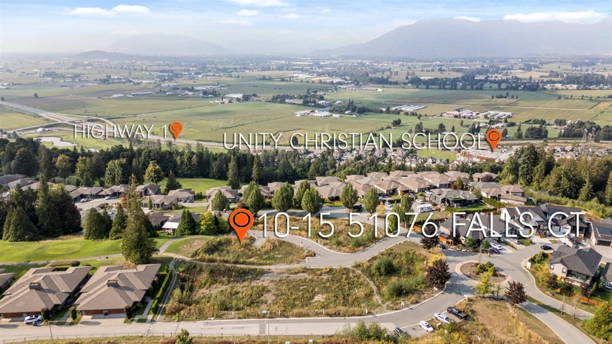 Living Room Photo of 14 51076 Falls Court, Chilliwack, BC