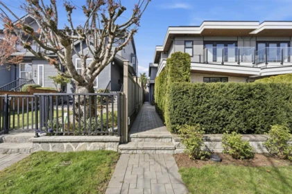 1 272 E 9th Street, North Vancouver, BC, North Vancouver — Townhouse for sale